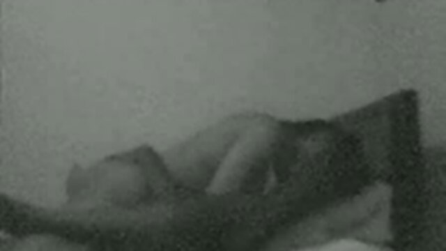 Ebenholz masturbiert in der Webcam free oma sex video